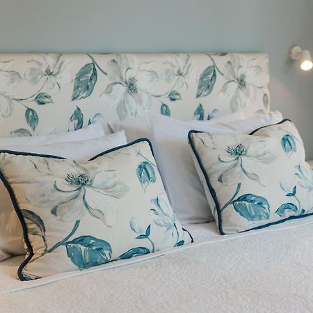 Revive On Oakview Boutique Beauty And Accommodation Ashburton Dış mekan fotoğraf