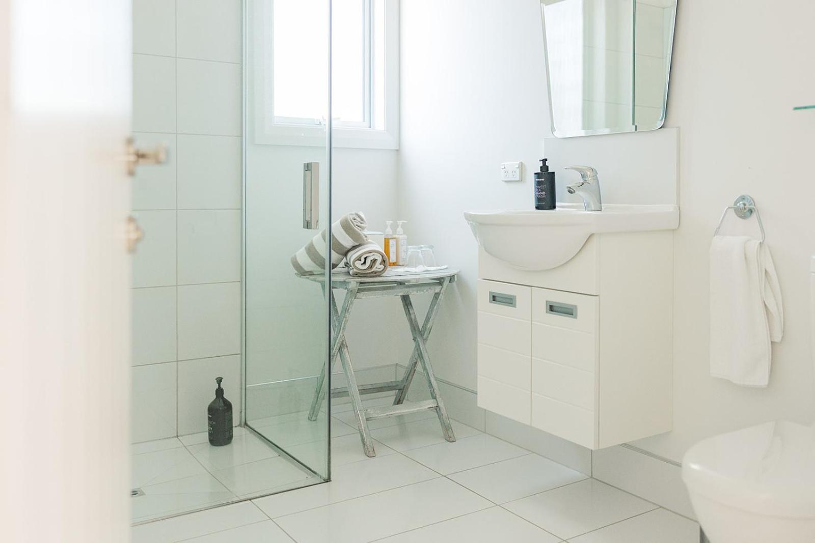 Revive On Oakview Boutique Beauty And Accommodation Ashburton Dış mekan fotoğraf